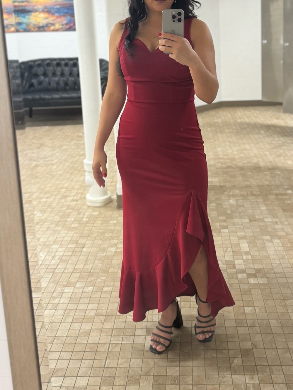 Elegant Red Ruffle-Hem Evening Dress